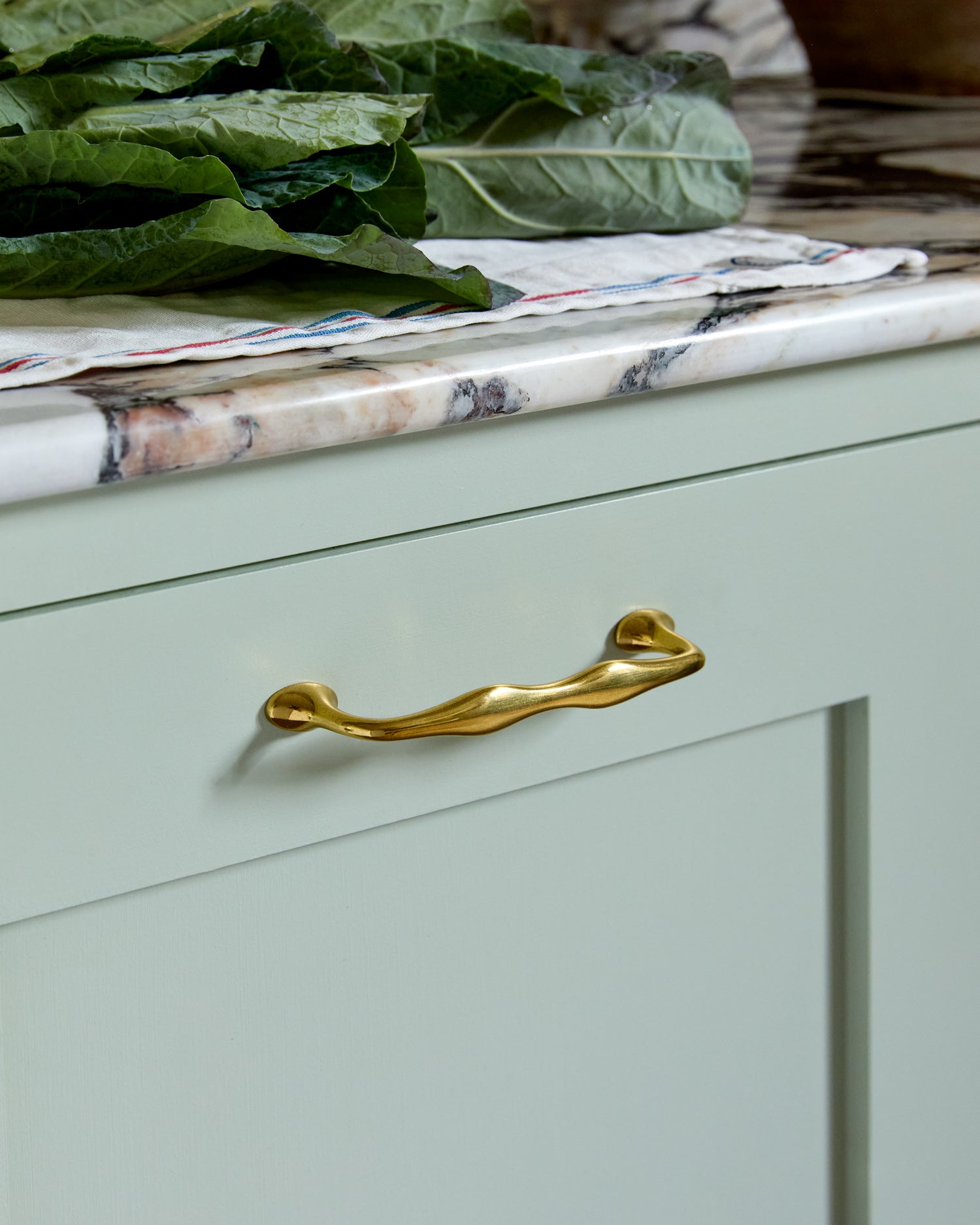 Wave Handle, Aged Brass